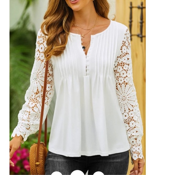 NORACORA Tops - NWT NORACORA Flattering & Feminine Patchwork Lace Tunic Top Blouse Pleated Sz Sm